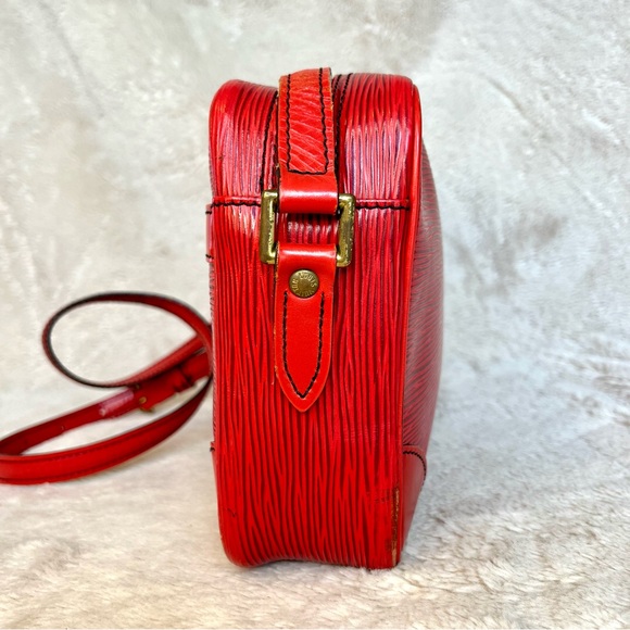 Louis Vuitton Trocadero Castilian Red Epi Crossbody Bag - Picture 8 of 17